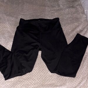 Black athletic Leggings. W/ pockets